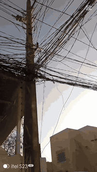 سلام عليكم شباب 
احنا كادر نعمل بلتصفت الويرات وتسليك ضفائر
ونصب تيوله وشيالات كما تشوفون بل فيدو.              ونصب كابينات ونصب بوردات 
وتصفيت الويرات مجاني واي قطع واي شكال 
نتحمل كافت المسؤوليه  
الرقم *********** 
الرقم الواتساب ***********
والخاص موجود
