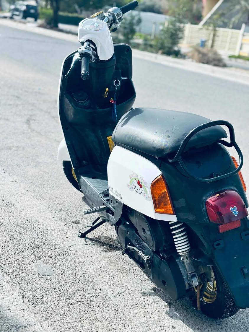 السلام عليكم
دراجه بوليس كابريتر دراجه خير من الله بيه تزويد خارجي كله ncyذهبي دراجه نضيفه مكينه خرسه كلجات رياضي امامي خلفي وياله مشيف ذهبي اشاير لايت بك لايت كهربائيات كله شغاله دراجه سلف هندر بكل وكت ماتصرف عليه ربع كبل لشارع 
السعر 625 وبيه مجال مكاني حي جهاد تواصل خاص او عل هاذا رقم***********
