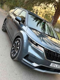 كيا كرنفال موديل24 زيرو ماشيا 14 علا ايدي من امريكة اني المستوردها سيا...