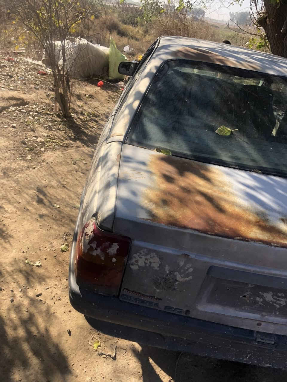 سلام عليكم ورحمة الله وبركاته من رخصة الادمن 
اوميكة للبيع نضافة شوفت عينك محرك 2000 كابريتة محور مو نوزل محرك وكير وحدايدة وشاصي خير من الله محرك خيط تبخير ولا تنقيص ولا شي سيارة فول نشاط كير اوتماتيك صدر 80 /100 تايرات نضيفة ال اربعة اليسارة مكملة كلهة بس البوي مالت الصلنصة تيد اني اسوي تيد انت يكلف 10الاف الامانة ال الله السيارة ناقصهة سايق اليسارة شغالة تراي وين ما تريد رقمهة فحص R لوحات موجود بس مو شادهن اتعهد سرقة وعشائر وتحويل بشرط السعر 15وبيهة مجال لل طيبين الاستفسار اكثر الاتصال علئ الرقم ***********
