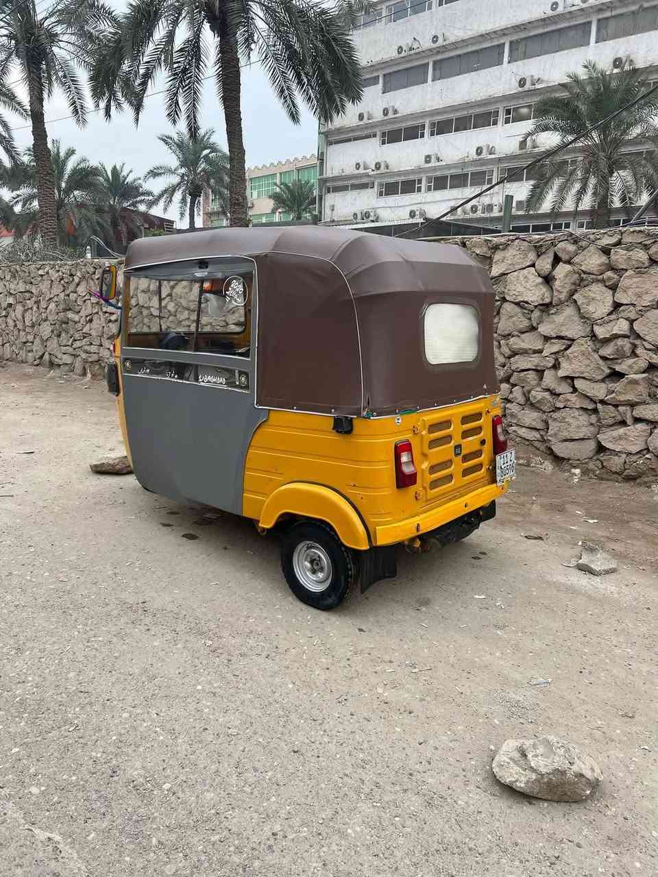 السلام عليكم تكتك 20للبيع السعر 5ملاين قفل عنوان بلديات رقم الهاتف ***********
