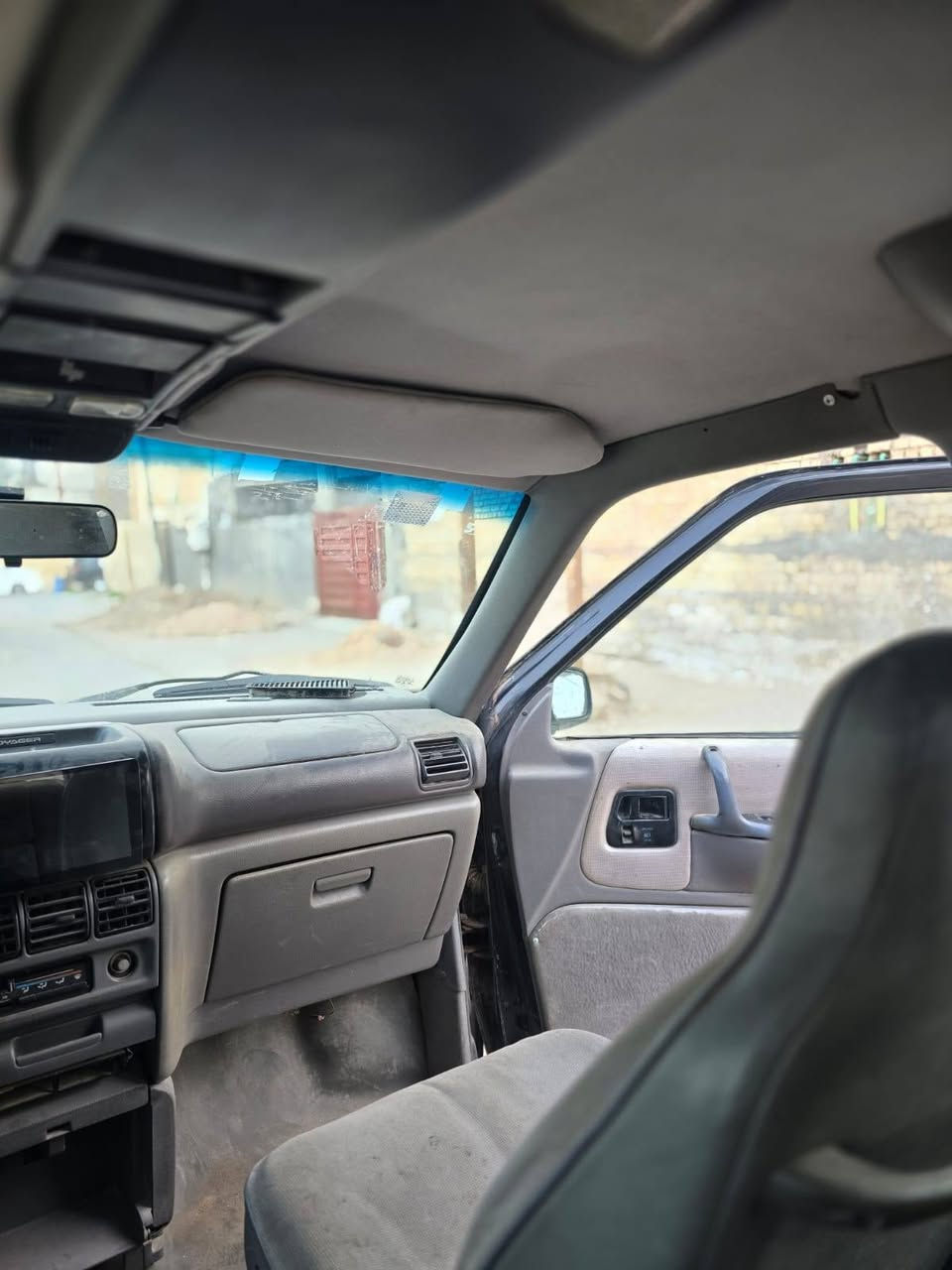 گلايزر موديل 95 
رقم بغداد انگليزي باسمي 
سنويه جديده ومحدثه
محرك ونجي مرتب
مصبوغه عام للجماليه فقط
سمكره باتري وتايرات وداينمو واتر بم وفيت بم جدد 
حداديه مقبوله تبريد عاطل يحتاج تصليح والگيجات تحتاج كهربائي
السياره ماعايزها شي ماشاء الله
مكانها كربلاء المقدسه
((حلالي عندي وفلوسك عندك))
ترهم بيع بسعر 45 وبيها مجال للجاد والشراي
وترهم مراوس بتكسي حسب الأتفاق 
للأستفسار
***********
وبي واتساب

