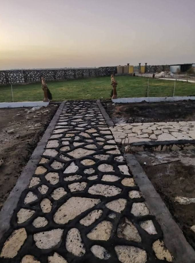 سلام عليكم كرسته وعمل ولستفسار علرقم *********** السعر المتر المربع ٢٢لف
