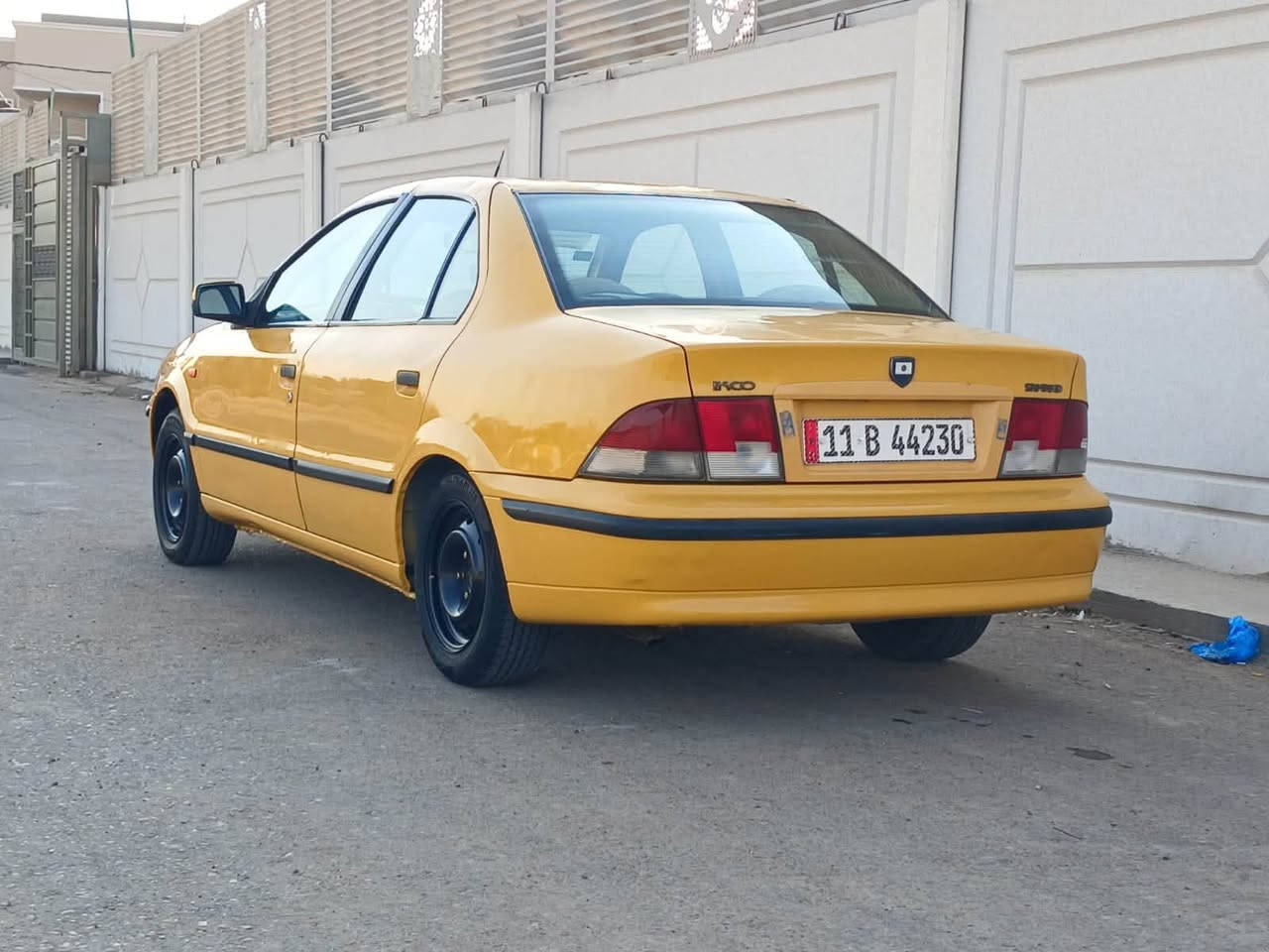 سلام عليكم حبايب سمند مديل 11سنويه جديدة مصفرة غرامات كير ومكينه مكفولات تبريد ثلج صدر مامي خلفي جديد تخم تاير جديد السارة اي نقص مابيهه جاهزة من كلشي كهربايات شفاله بيها رشات صبغ الهلالات وشويه صاعدين بل جاملغ بدون ضربه وتبديل مكفوله السعر ٣٤ العنوان بغداد البياع نتصل وخادمك ***********
