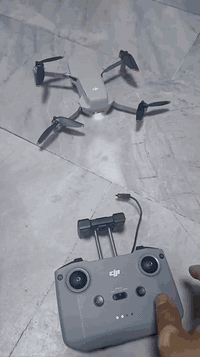 للبيع درون مني٢ مستعمل نضي سعر ٥٢٥ ملحقات ٣ بطاريات وجنطه  وكيبلات التصال  رقمي ***********
