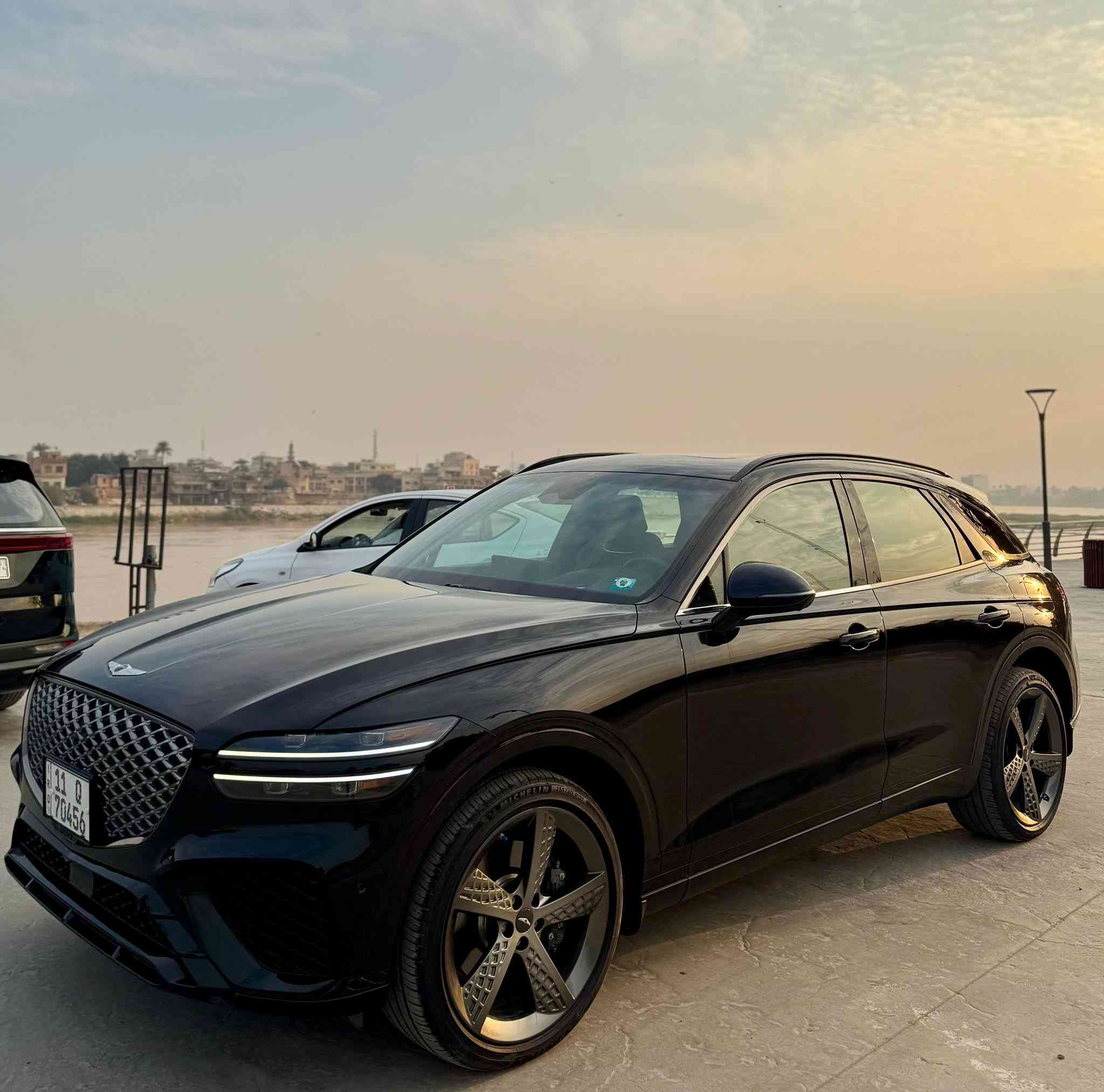 جنسير gv70 سبورت برستيج موديل 2024 محرك 6 سلندر 3500 تون تيربو  السياره فول مواصفات للاخير ماشيه 26 كيلو 

✨ المواصفات:
– فل مواصفات (سبورت بريستيج)
– شاشة كبيرة وعدادات ديجيتال
– جلد مع تبريد وتدفئة
– أنظمة أمان ومساعدة سائق
– فتحة سقف بانوراما
– نظام صوت ممتاز
– بصمة وتشغيل زر
🔧 ملاحظة
السيارة حادثهه  ابواب 2 جهة السائق وبارد جاملغ خلفي 
بيهه قطعتين كلير من امريكا جاملغ وباب 
السعر 32$
مكان السيارة الكاظمية 
***********
