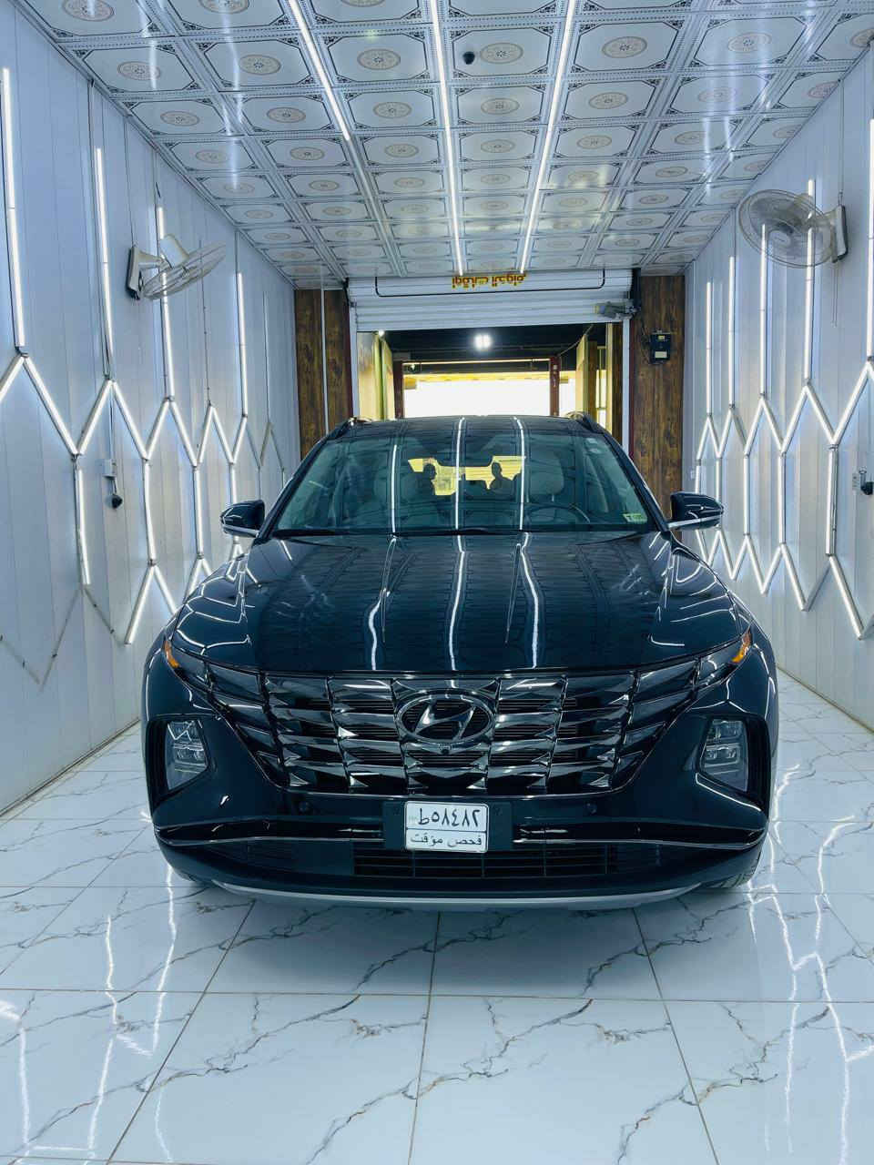 السلام عليكم ورحمة الله
توسان موديل ٢٣ ماشية ٢٩ ميل فول الفول للاخير اعلى مواصفات بالتوسان 
بجم كبس بيها بابين اليسرى كلير من امريكا سنوية لل٢٠٣١ رقم بابل باسمي السعر ١٨٥ وبيها مجال العنوان حلة شارع ٨٠ من جهة النجف 
للاستفسار الاتصال على الرقم ***********
***********
