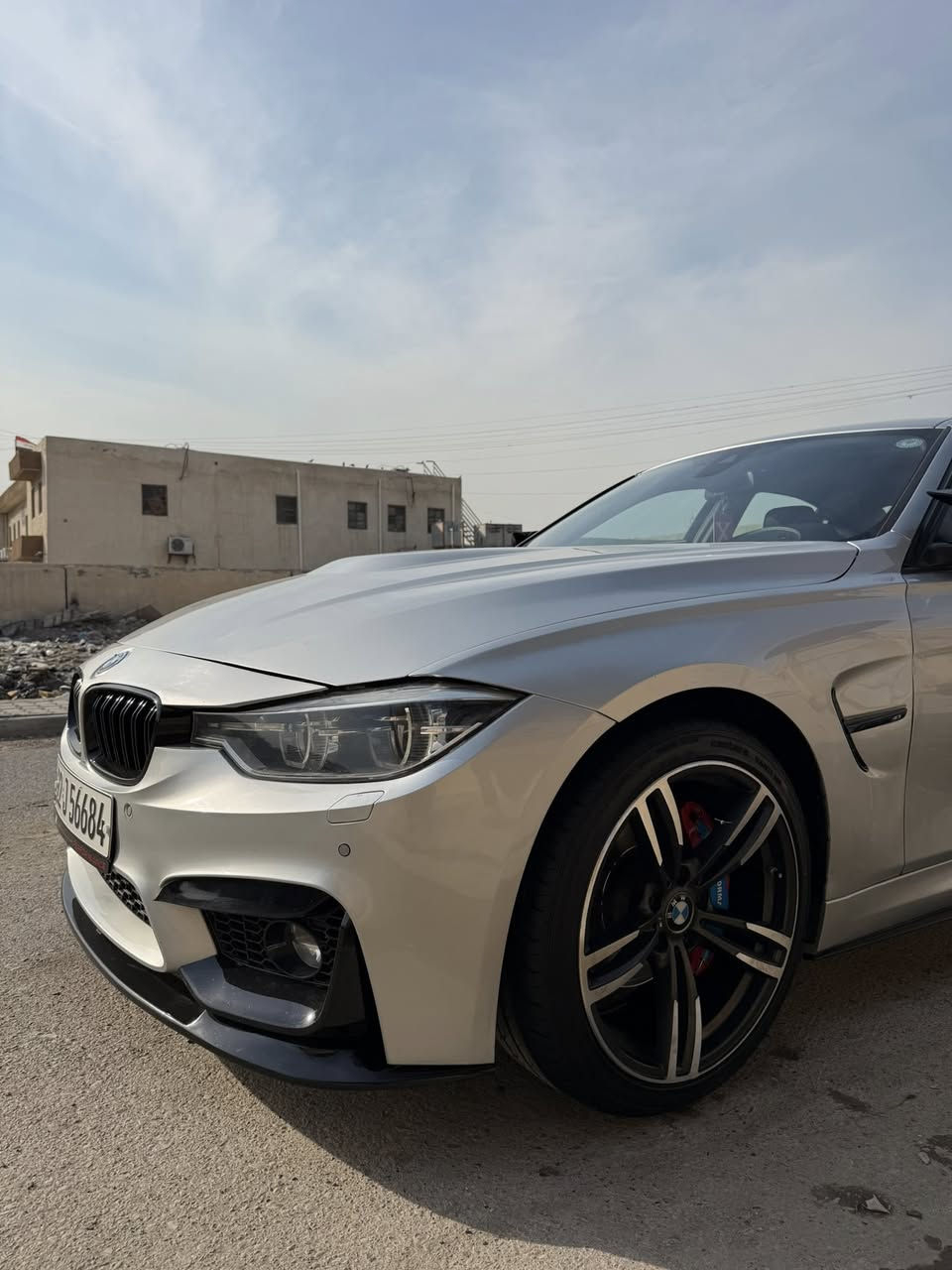 سلام عليكم شباب BMW F30 موديل 2018 فول مواصفات عليه اضافات كلش هواي سيارة جديدة ماشية 106 كم بدي كت m3 تخم ويل m3 اصلي فجوج دركة m السيارة جاهزة للاخير صفر مسج صندوق كهرباء بالرجل يفتح بيه تراي كلش حلو محدثه جاملغين وبنيد m3 حادثه شوية بنيد وشوية جاملغ الدواخل شرط دواخل ماكو ايرباك ماكو رقم اربيل باسمي تحويل شوكت ما تحب هزة ورقم جديد عندك مراوس ماكو مشكلة الماني بس
السعر ١٩٥ ورقة مجاله بسيط مكاني بغداد *********** 
حبايب كلشي اكو بالسوك واشكال اسعار النظافة والجاهزية تحكم ماعندك تعال اخذه بلاش وصلو على محمد وال محمد
