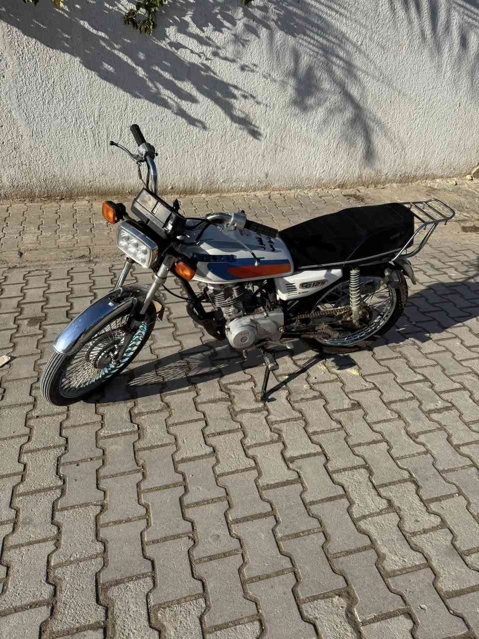 كلك كلك كلك مكفوله من السرقه اسوي مكاتبه شارع الدراجه متروكه ابيع كوم حديد سعره ٢٥٠بيه مجال قليل مكاني نجف حي ميسان قرب ملعب المختار***********
