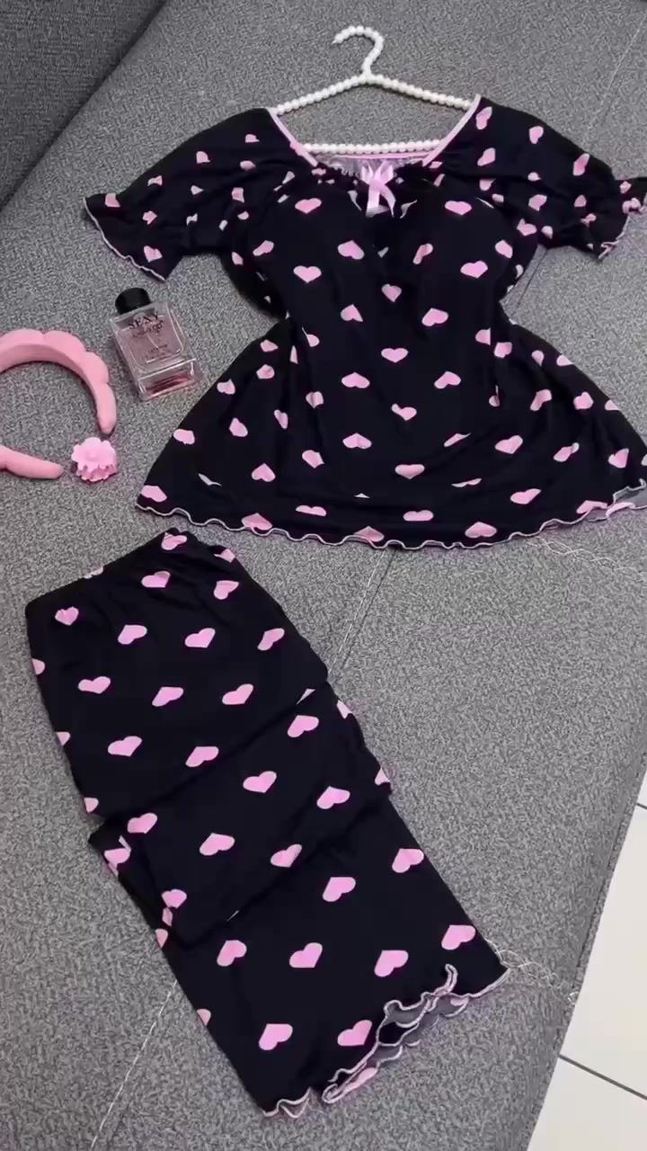 تصوير حقيقي للقطعه 😘
وفرتلكم بجامه العيد حبيباتي 😍
الخامه قطني زبده✅كوالتي جدا عالي
فري سايز تلبس من وزن60 لحد وزن80💥
سعر القطعه 13 الف فقط♥️
الي تحب تحجز تتواصل وياايه خاص😘😘


**إذا كنت صاحب هذا الإعلان وتريد حذفه لأي سبب، رجاءا أرسل رسالة إلى الدعم الفني**