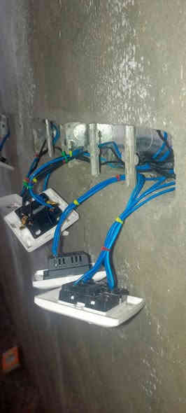 السلام عليكم نعمل كافه أعمال الكهرباء السيمينز  وجبسن بورد بكادر كافوا في محافظة الديوانيهه
ابو وتين ***********
