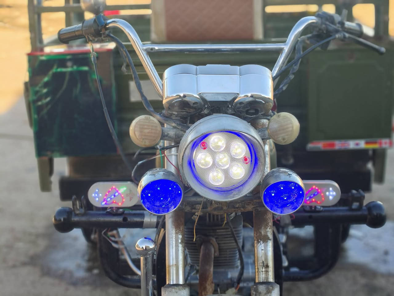 السلام عليكم ستوت للبيع جمره رقم ابيض سنويه مجدد ل29 موديل 17كهربائي كله شغاله دشبول اكتروني محرك جديد شاصي مكفول السعر مليون 550وبيه مجال مكاني نجف ابو صخير انتصل ***********
