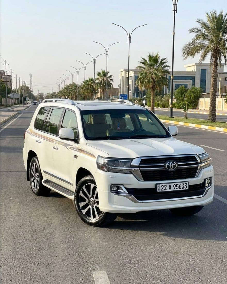 ياالله لاندكروز للبيع موديل 2016 اصل صبغ عام  مواصفات 
✅8سلندر 
✅كشنات كهرباء 
✅جنطه كهرباء 
✅شاشه بلاد 
✅+فتحه 
✅كير محرك كفاله 
✅تخم تاير جديد 
✅ تحكم ستيرن جهتين 
✅تبريد +تدفئه شغال 
✅دفع رباعي 
✅بصمه
✅ثلاجه 
✅كامره خلفيه
✅8ايرباك 
✅رادارات 
✅285وبيه مجال 
✅***********
