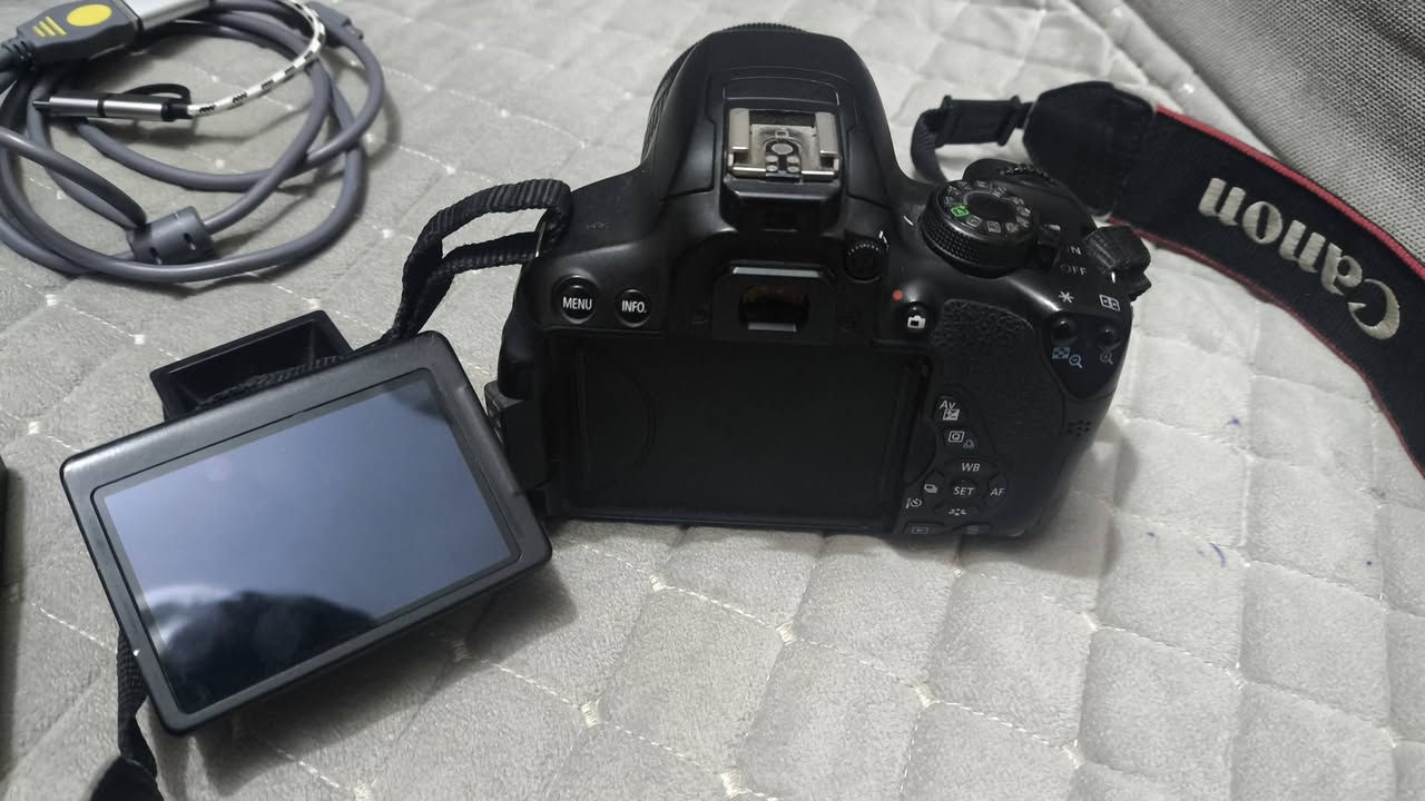 كامره كانون 700D نظيفه جدآ
السعر 350

مكان بابل
رقم الهاتف ***********
