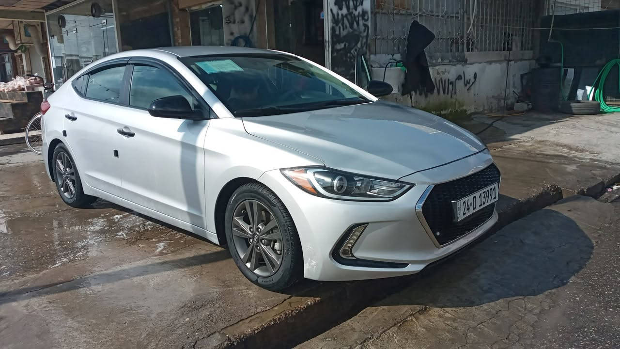 السلام عليكم
النترا ٢٠١٧ 

ماشية ١٣٥ الف

رقم وهزة وسنوية جديد

سونارها مرفق بالمنشور بدون دواخل وبدون ايرباك

السعر ١١٨
***********
***********
