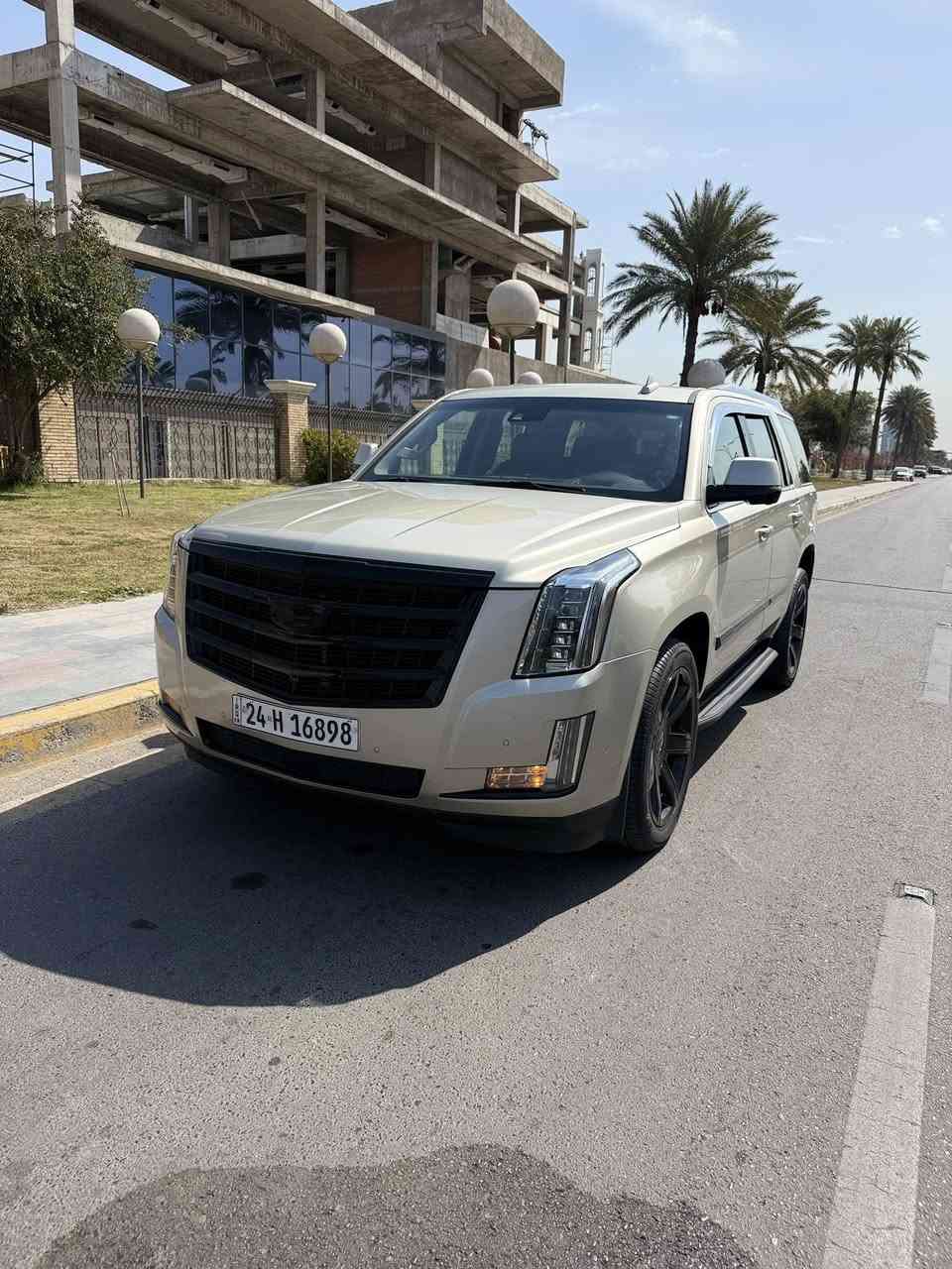 كاديلاك اسكاليد ٢٠١٧
السعر مناسب جدا ٣٥٥ وهم بيها مجال بسيط بجيتك

خليجي وكالة ليث العبيدي

لون ذهبي مميز 

موديل ٢٠١٧ 

فول موصفات 

داتا شو  

رادار جانبي خلفي امامي 

رادار مانع تصادم 

خمس بصمات 

داخل جلد قرميدي

كشنات تبريد تدفأه خزن وكهرباء 

كشن رجاج تحذير 

كشن خلفي متصل 

كشنات الخلفيه تدفاه

دشبول جلد

جنطه كهرباء 

شاشات خلفيه 

ستيرن كهرباء 

بانوراما 

فور ويل 

السياره ماشية ١١٥الف كيلو ما يعادل ٦٩ الف ميل 

تخم تاير جديد 

رقم شمالي  ب اسمي هزة جديدة وسنوية جديدة عظم عاج 

محرك ٨ سلندر ٦٢٠٠ طيارة وبيها نظام اقتصادي

شاحن ويار ليس

ملاحظة السياره مكفوله من الصبغ

***********
