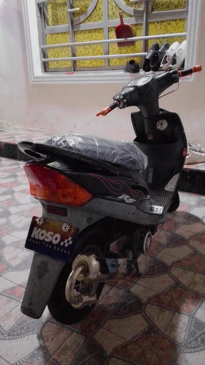 السلام عليكم ماكس عدله مكينه 55 بلادي شلعه ومعدل 
لون اسود مزوده تزويد خارجي بلادي بلادي ختم
ويل كب ختم بلادي . زنون .اشاير اربع ولفات .دبلات تزويد ختم 
صالنصه استيل نازل .قبق فلاوين استاند تزويد .رقم koso
عداد الكتروني .كشن اربع ولفات ..تأيرات جلاتين .بك لايت اربع ولفات مكينه 55 بلادي مكفوله من الفتح دهن كله ادير امزويل وبعد بيه هواي تزويد 
واللدراجه احله من الصور بهواي 
الاستفسار ***********📲📳
