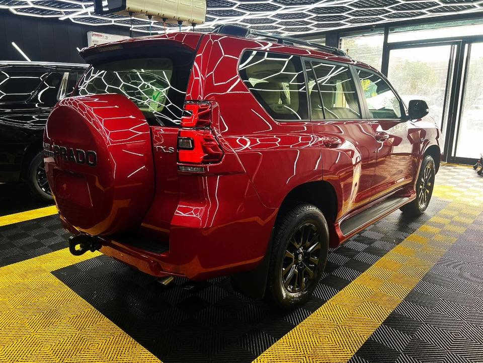 السلام عليكم
برادو Txs 2023 رقم أربيل
ضمان شركة ساز
باسمي  السيارة مكفولة كفالة عامة من اي صبغ او تبديل ومكينة وگير وكلشي السيارة مغلفة ppf بالكامل  
مواصفات كالاتي: 
مقاعد جلد كهربائية 
شاحن لاسلكي 
تشغيل عن بعد 
سبعة راكب 
بصمة تشغيل 
حساسات 
زراكات كاملة 
دبل تانكي 
انارة لد 
٣ قطع تبريد مركزي
V6ستة سلندر 
نظام تثبيت سرعة 
اضواء زينون 
وسائد هوائية
ابل كار بلي 
ثلاجة
اندورويد اوتو 
فتحة سقف (سان روف ) 
شاشة 
تحكمات ستيرن 
اللون  مارون بلاك اي ديشن 
السيارة ماشية ٤٥ الف كيلو متر 
السيارة نظيفة جداا
السعر 45500$
المكان بغداد المنصور
لاستفسار الاتصال على الرقم  ***********
