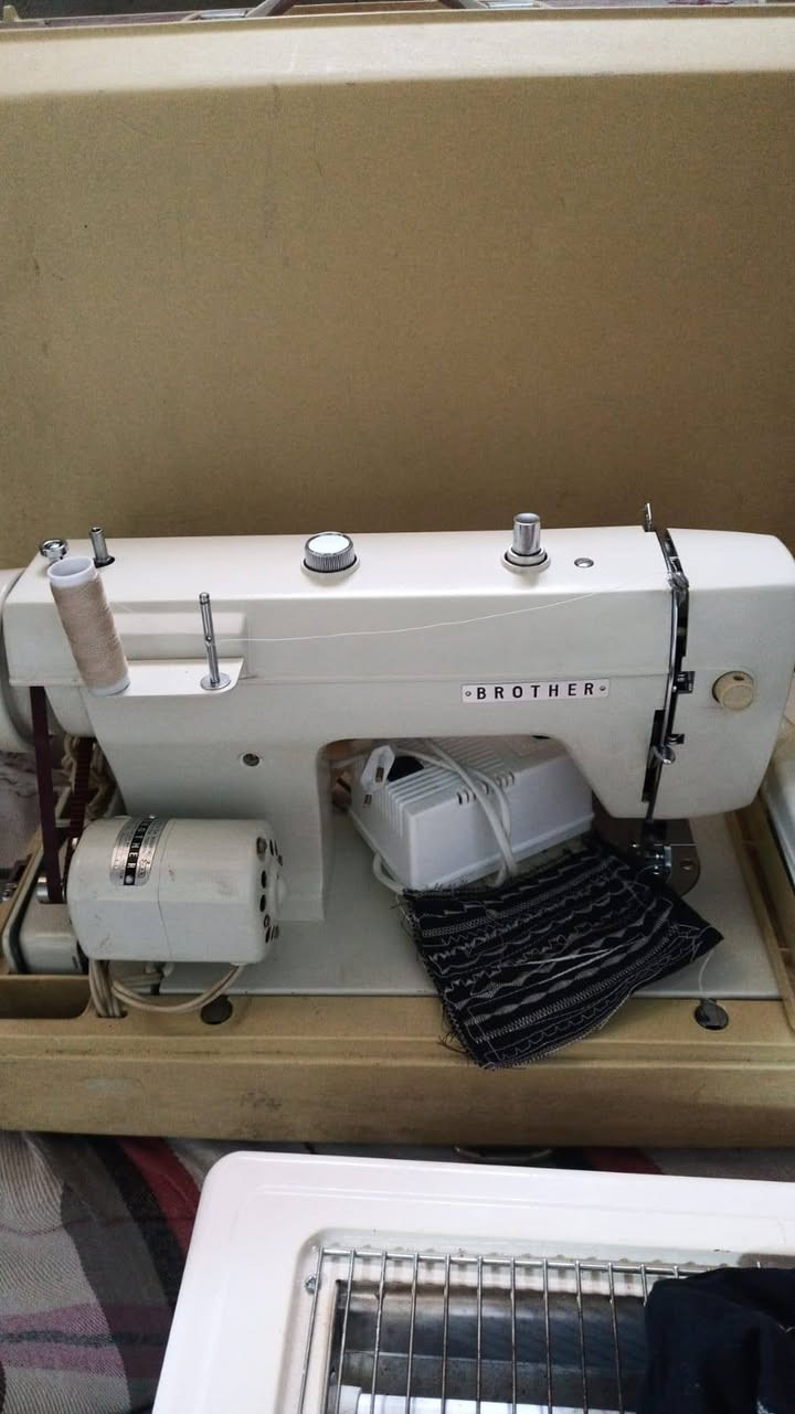 مكينه خياطة جديده غير مستخدمه بعدهي بصندوكها اتخيط اكثر من شكل سعرها 200


**إذا كنت صاحب هذا الإعلان وتريد حذفه لأي سبب، رجاءا أرسل رسالة إلى الدعم الفني**