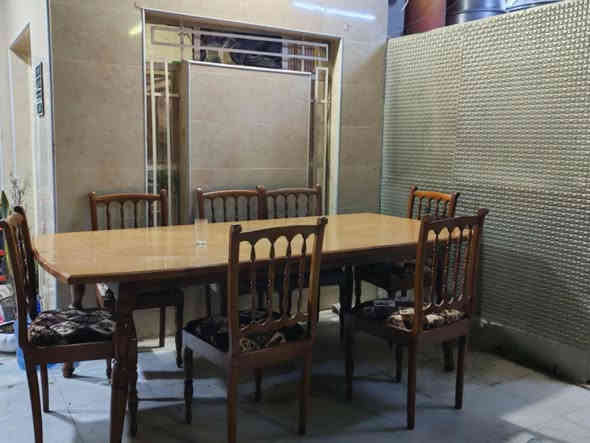 سلام عليكم ميز طعام خشب ثقيل ويا 7 كراسي جديد استعمال شهر زلغ مابي سعره 175 وبي مجال بصيط حق الجيه مكاني بغداد الغزاليه اي استفسار تصال علئ رقم *********** بي واتساب
