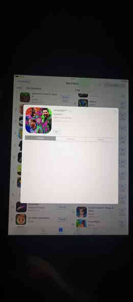 ايباد ابل يجي معاه فقط كيبل الشحن غير مستعمل
ذاكره 32 كلش سلس ينزل بيس وببجي ايباد كلش حلو 
يدعم 40 فريم بسلاسه كلش حلوه سعره مناسب فقط 75 رقمي *********** مكاني كربلاء حي السلام
