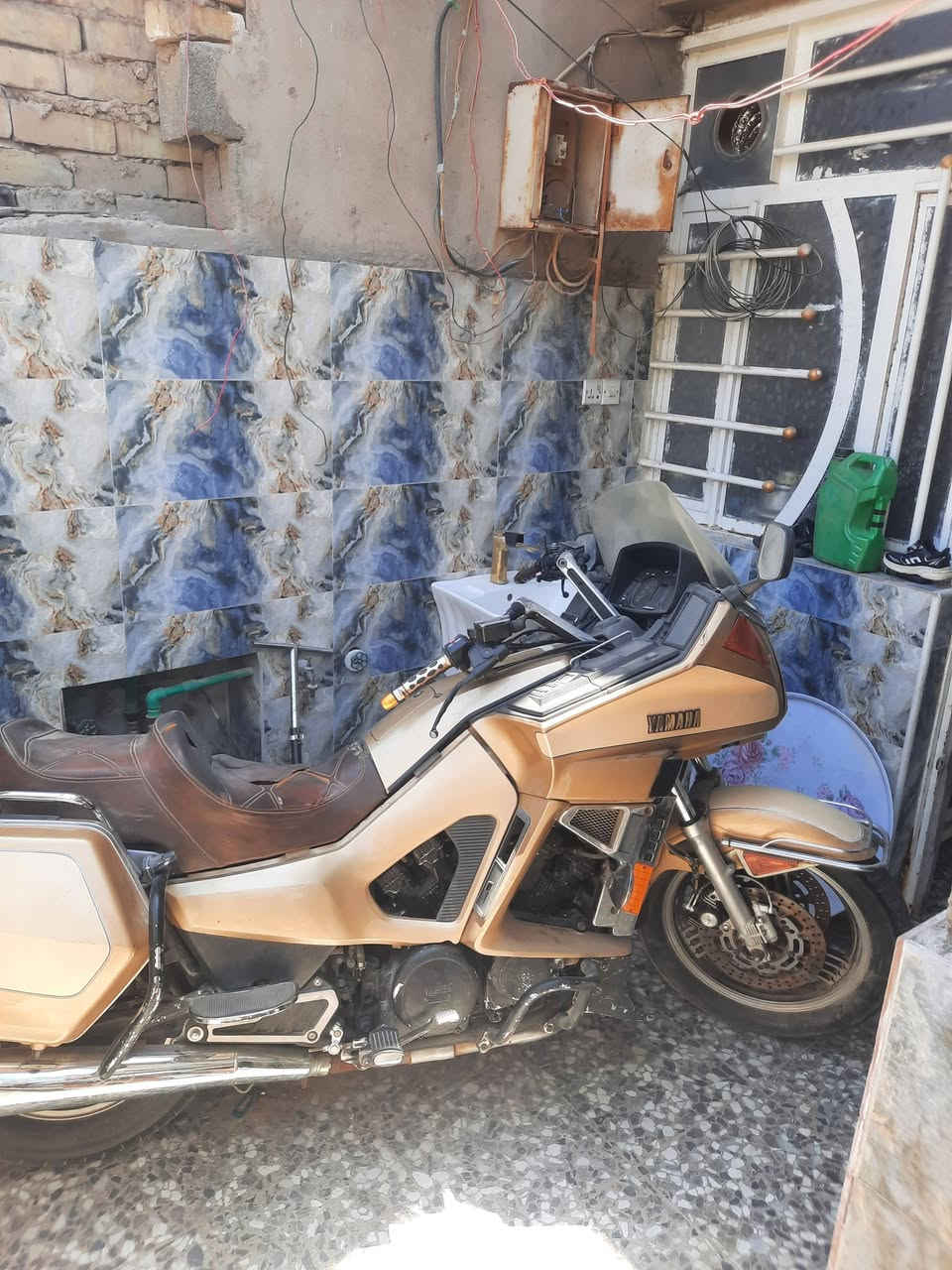 يوماها موديل ٨٤ شغاله أوراق بس منفيس وموكاتبه.. ابيع كوم حديد.. متكفل بل سرقات ول طلب ... ***********
