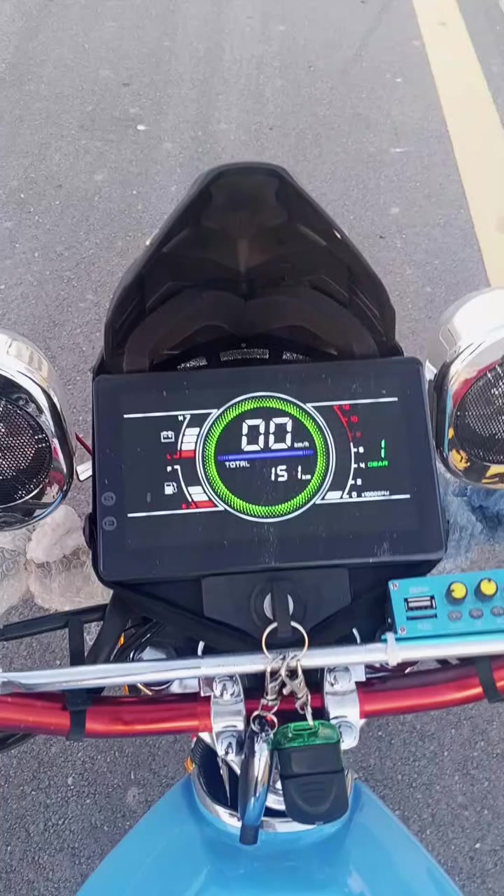 السلام عليكم مكلف بلنشر شباب دراجة سولنك موديل25 شكل 26 محرك250cc دراجة  تزويد رياضي
صارلهة اسبوع مشدودة انضاف ونصبة احلة من الصورة
المكان الفلوجه وهاذه رقم ابو الدراجه بي وتساب ‏‪***********‬‏
