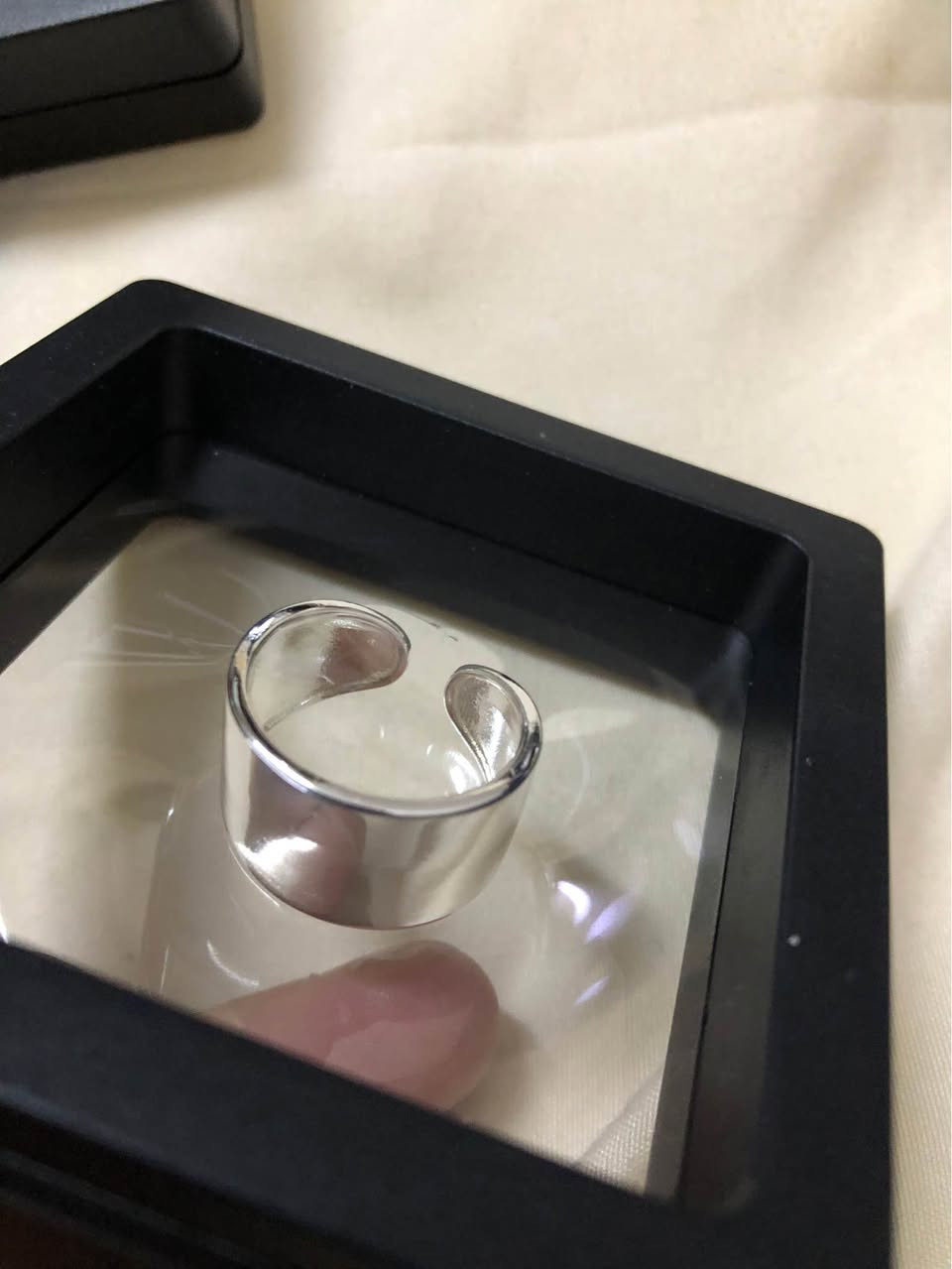 فضة عيار ٩٢٥ ١٠ اساور و ٦ اقراط وخواتم
١٠ دەستبەندی زیو ٩٢٥ لەگەل ٣ گوارە و ٣ ئەنگوستیلە
هەمووی ٧٠ هەزار
هەولێر رۆشنبیری أربيل, العراق


**إذا كنت صاحب هذا الإعلان وتريد حذفه لأي سبب، رجاءا أرسل رسالة إلى الدعم الفني**