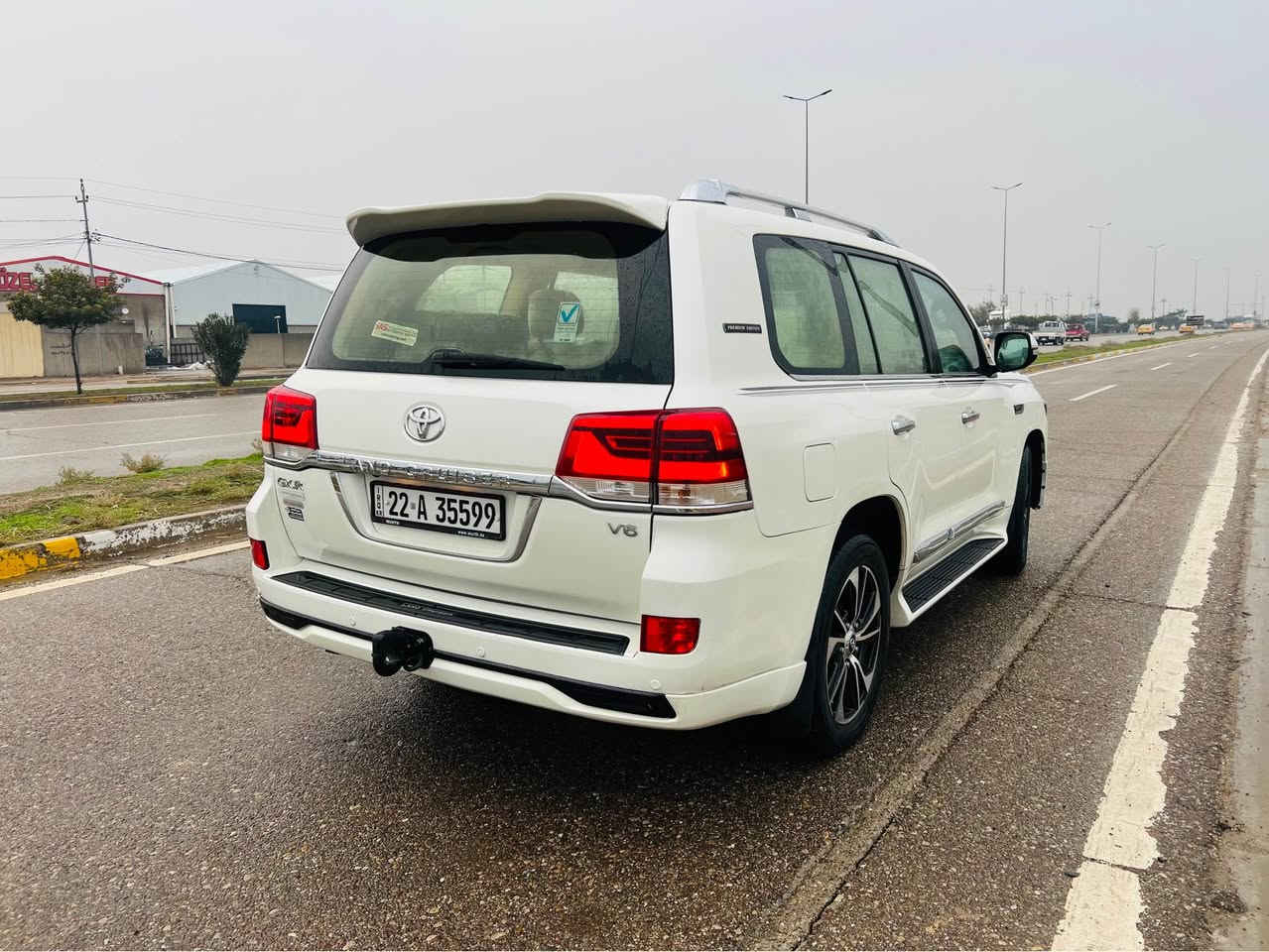 ‎لاندكروزر ٢٠١٧
‎ وايت ادشن ٦ سلندر 
‎ماشيه160
‎السياره وايت ادشن معروف
‎ مواصفاتها 
‎٨ارباك
‎٣شاشات والاماميه قلاب اصل
‎طفايه
‎سبايدر مسح وعلامه تيوتا كزاز 
‎كشنين كهرباء
‎كشنات جلد 
‎تشغيل عن بعد
‎لايت امامي اسود 
‎حساس امامي عالي و خلفي ناطق
‎دبل موس واشاير لكزز
‎بجم زنون وزراك مع تحكم بمستوى الضوء الخارجي
‎كامره خلفيه ابلادي
‎مري شفط وقلاب
ما شاء الله سيارة كلش نظيف مرتب بدون مصرف 
سياره جاهزه صدر امامي خلفي جديد مابى مصرف 
دهن كير ومكينه وفلاتر تبريد كلها جديده 
4 تايرات جديد سنويه  راقم كول جديد سنويه بسمي
بى شبر بونيت وشبر جاملغ صبغ وبدون ايرباك بدون دواخل ابشرط فحص وسونار موجود ع خاص
سعره 455واستفساراكثر خابر وتدلل***********
 ‏ملاحظة ما أجاوب على التعليقات ما متواجد عالفيس شراي خابر وتدلل
مكان سياره كركوك
‎ وتحياتي للجميع كركوك, العراق
