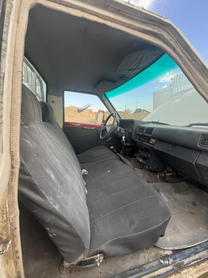 بيكاب ٨٥ بوًفروشتن ارمي بلاستيكي سليماني به شه رت
تاييه ي تازه كابليته ر تازه باتري تازه 
ناوبودي و جه مجه ي مظبوت
سێ وای به شه رتي مه كينه و گێڕ   
بي مه سره ف. بي غرامه 
سعري ٢٧گە لا قفڵی
             *********** اسيا  
*********** ڤايبه ر
