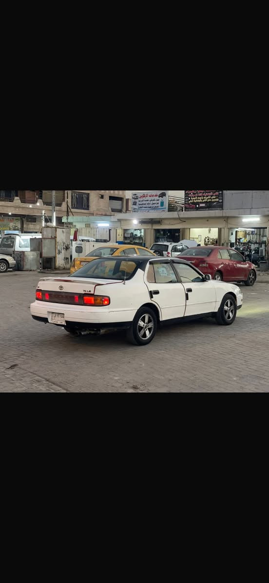 السلام عليكم للبيع تويوتا كامري موديل 93 كير اوتماتيك رقم بغداد
مكينه حجم ٦ سلندر 
مكينه وكير مكفولات حداديه جاهزه
السعر ٤٥ ورقه السياره جاهزه بدون نقص
مكان السياره بغداد ظباط حي الجهاد
للاتصال ***********
