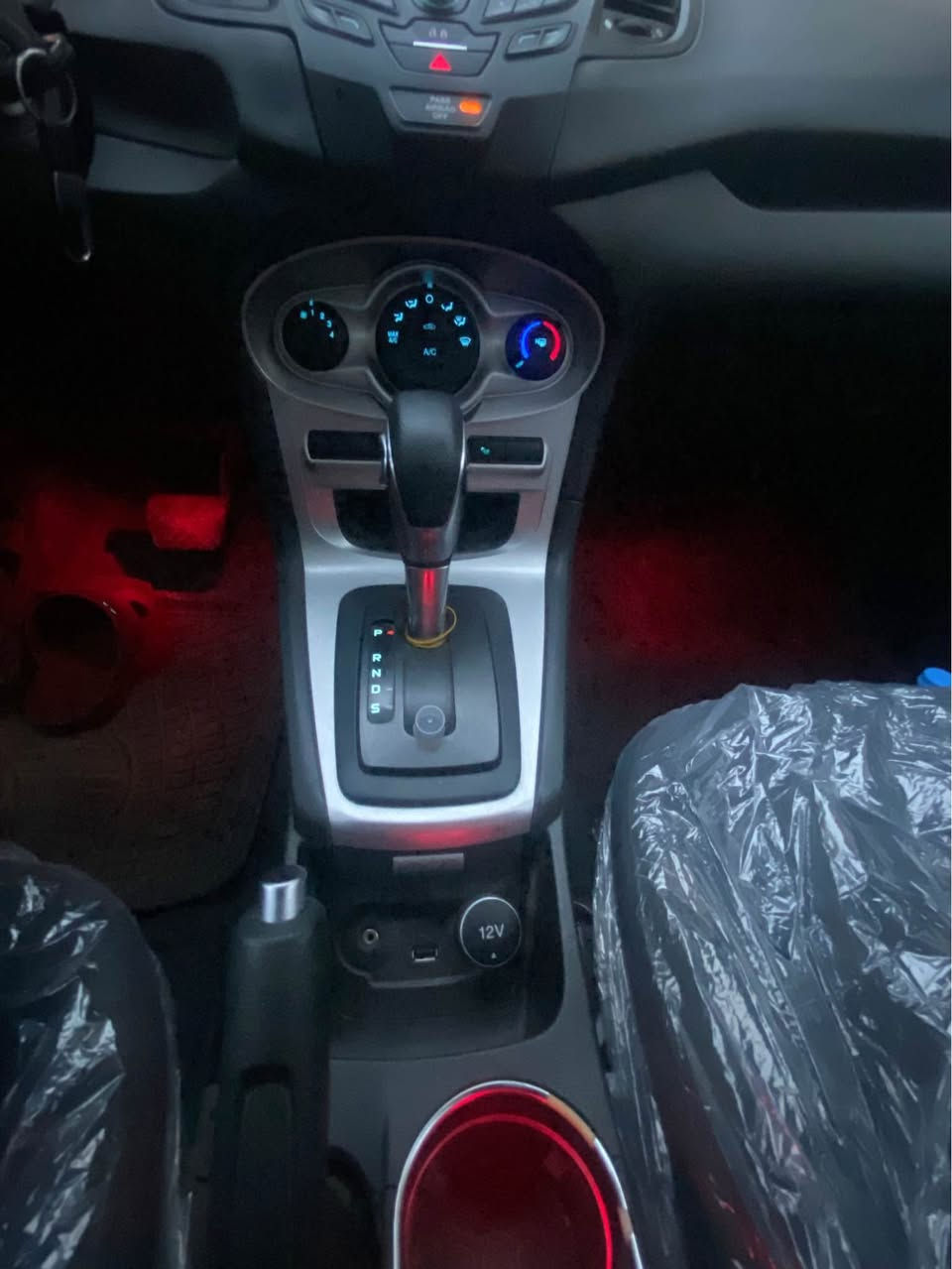 فوردت فيستا 2018 للبيع فقط
محرك 16 
شاشة كاميرا 
بلوتوث تحكم استيرن مثبت سرعة مانع انزلاق بريك abs 
LED داخلي سبع الوان 
تبريد ثلج  سيارة اقتصادي خفيف 
ويل كب 
منفذ شحن و UXP  ومنفذ 12V
كير اوتماتيك وعادي 
سنوي وهزا منتهي 
ضرار/ بونيد و جامرلغ ورا السايق بي معجون شبر 
بي توحيد لون تريشا و باب ورا السايق 
سعرة 79$ وب مجال اشوي 
مكان كركوك 
*********** كركوك, العراق
