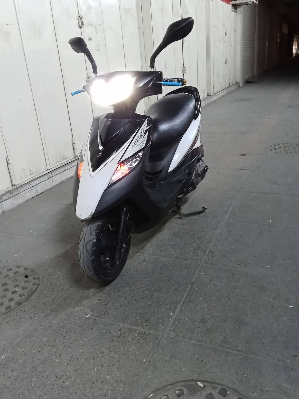 السلام عليكم شباب دراجة ماكس ثعلب 140 دراجة كلهه ابلادية وكلهة شغالة كابريتر سلف  ابلاديات كفرات كلهه ختم وية المكينة وكهربايات كلهن شغالات شلعة ومعدل ونعومة متنسمع برغي واحد ما مفتوح بيهة العنوان بغداد باب المعضم ولا ستفسار ***********
