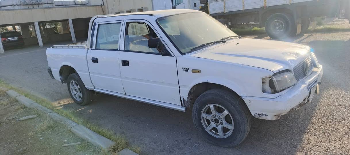 السيارة تاتا موديل 2001
محرك بطة
كير أوتوماتيك
قديمة بس تمشي وما بيها مشاكل كبيرة
السيارة  رقمه قادسيه باسمـي رسمياً
السعر ٢٥ ورقه  مناسب وقابل للتفاوض ويا الجاد
📞 للتواصل: اتصال أو واتساب *********** السياره مكانه بغداد منطقة المعامل
