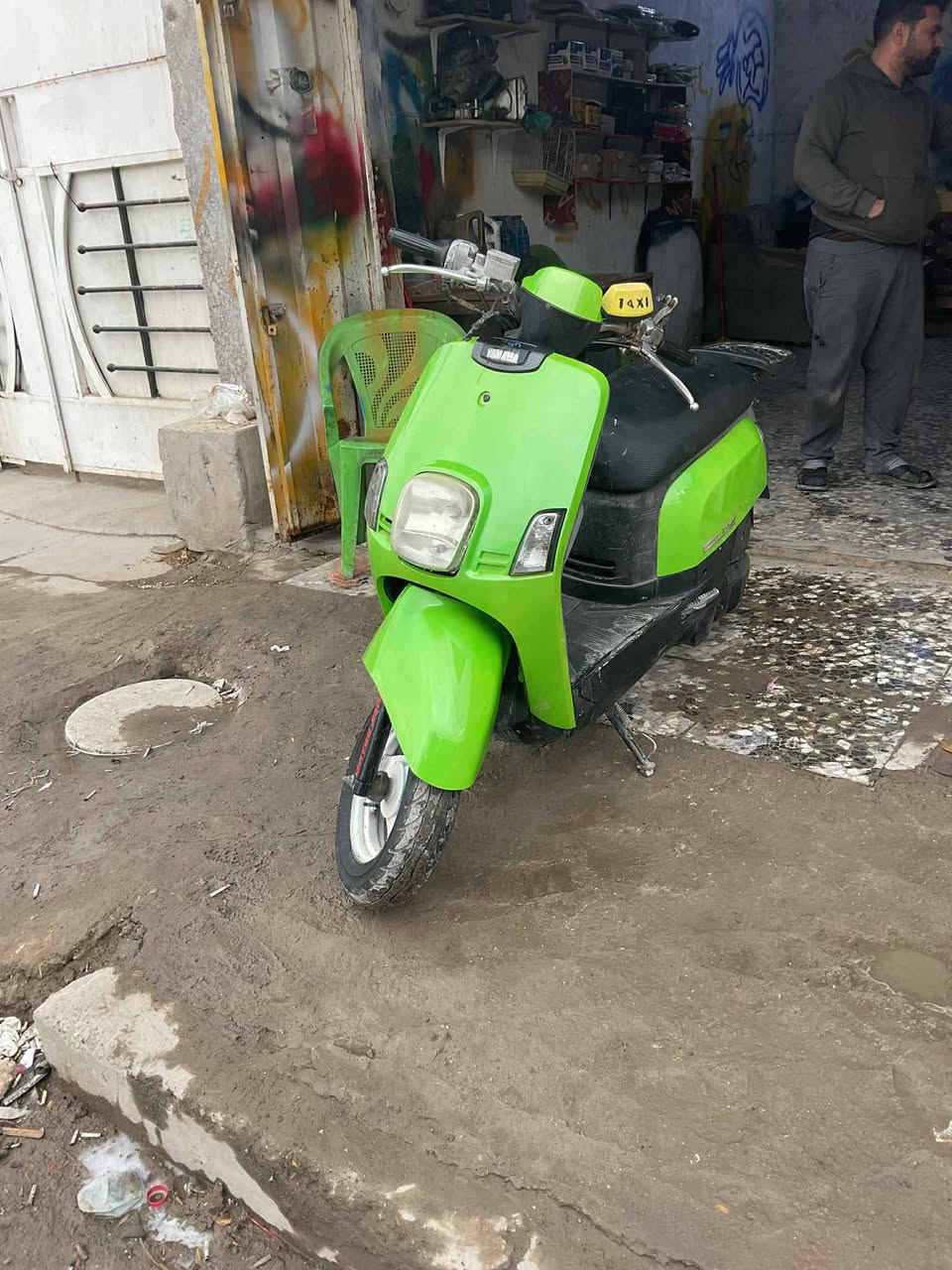 سلام عليكم بوليس نوزل دراجه حلوه  نقصه ستان  تعليك يده لايت سعر ٤٥٠ بيها محال ***********
