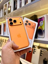 17 برو ماكس برتقالي ذاكره 256 ضمان ABM سنتين وقليل منه موجود بالسوك بط...