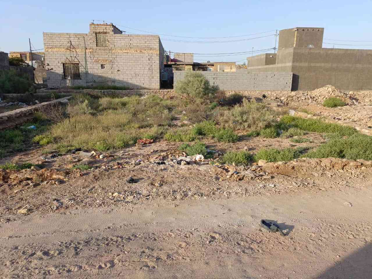 قطعه للبيع
مساحة 300متر
نزله ابو راضي   مقابيل البندقيه
كافه الخدمات متوفره
للاستفسار  ***********
