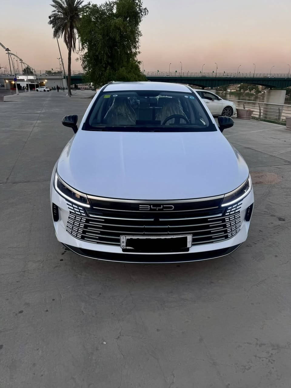 🚘 للبيع: BYD موديل 2025
سيارة بحالة ممتازة (زيرو)، بمواصفات عالية جدًا، مزودة بنظام البصمة المزدوجة وشاشة دوّارة.
🔹 الممشى: 2000 كم فقط.�🔹 كفالة عامة سارية على السيارة بالكامل.�🔹 الملاحظة: أثر بسيط جدًا في باب السائق نتيجة سقوط دراجة نارية على السيارة أثناء توقفها، ولم يتم إجراء أي تصليح لها.�🔹 التحويل مباشر وفي اسمي.�🔹 الموقع: الكاظمية المقدسة.�🔹 السعر: 19 مليون و700 ألف دينار عراقي.
📞 للتواصل:�***********
