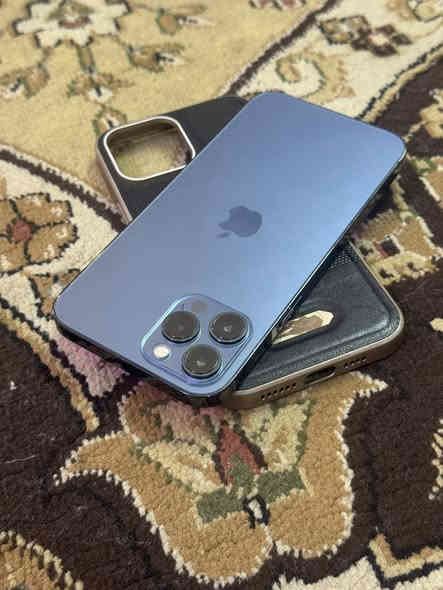 سلام عليكم 

ايفون 12 برو ماكس  نضافته كلش نضيف 

ذاكره 256 بطاريه 100  مبدله وكال وشاشه هم وكاله مبدله 

بصمه واكفه  التليفون كامل صوت تصال كامرات تكنيك جاهز سعره 320الف قفل بدون عمله مكاني بغداد الحريه ***********وشكرا

