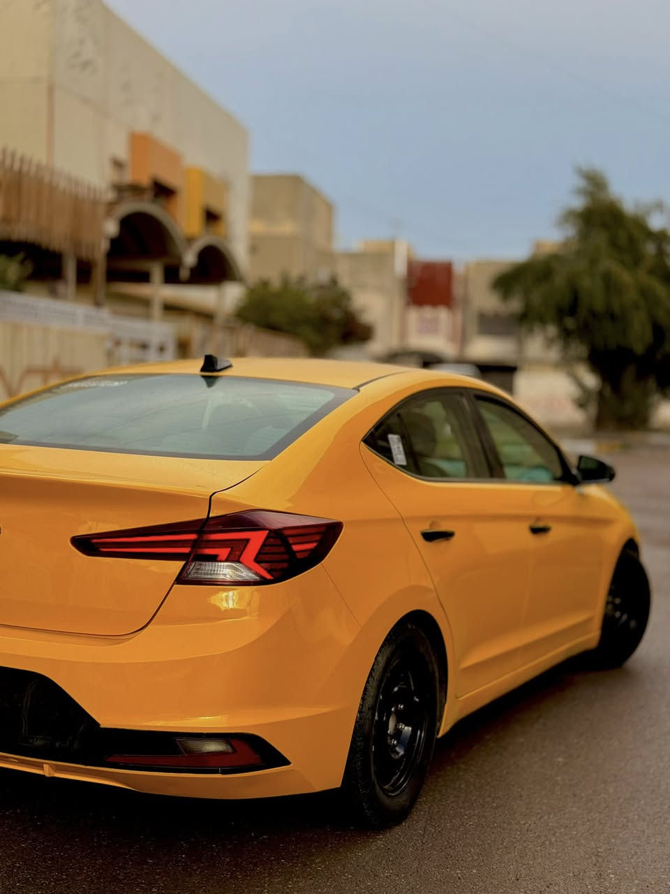 الـسـلام عـلـيـكـم 👋
 
هـيـونـداي الـنـتـرا 🚖

الـمـوديـل : 2020 

فـول مـواصـفـات عدا فتحة السقف

كير :ATM محور 

لونها : اسود اصل ⚫️

_________________الـمـواصـفـات _________________

لايـت 4 عـدسـات
بـــگ لايـت لـــد
كـشـنـات جـلـد لـون رصـاصـي
كـشـنـات كـهـربـاء 
تـحـكـمـات سـتـيـرن
نـضـام ABS تـوقـف ذاتـي
بـصـمـة تـشـغـيـل
بـصـمـة ابـواب
تـدفـئـة وتـبـريـد مـقـاعـد 
كـامـيـرا خـلـفـيـة
اشـايـر بـألـمـري
حـسـاسـات امـامـيـة وخـلـفـيـة
مـحـركـ 2000

_____________________________________________

وبـعـد بـيـهـا هـواي مـواصـفـات

شاد الها منضومة غاز 
مـكـانـي بـغـداد تـقـاطـع الـنـهـروان 

الـرقـم : ***********

الـسـعـر : 128 وبيها مجال 💸
