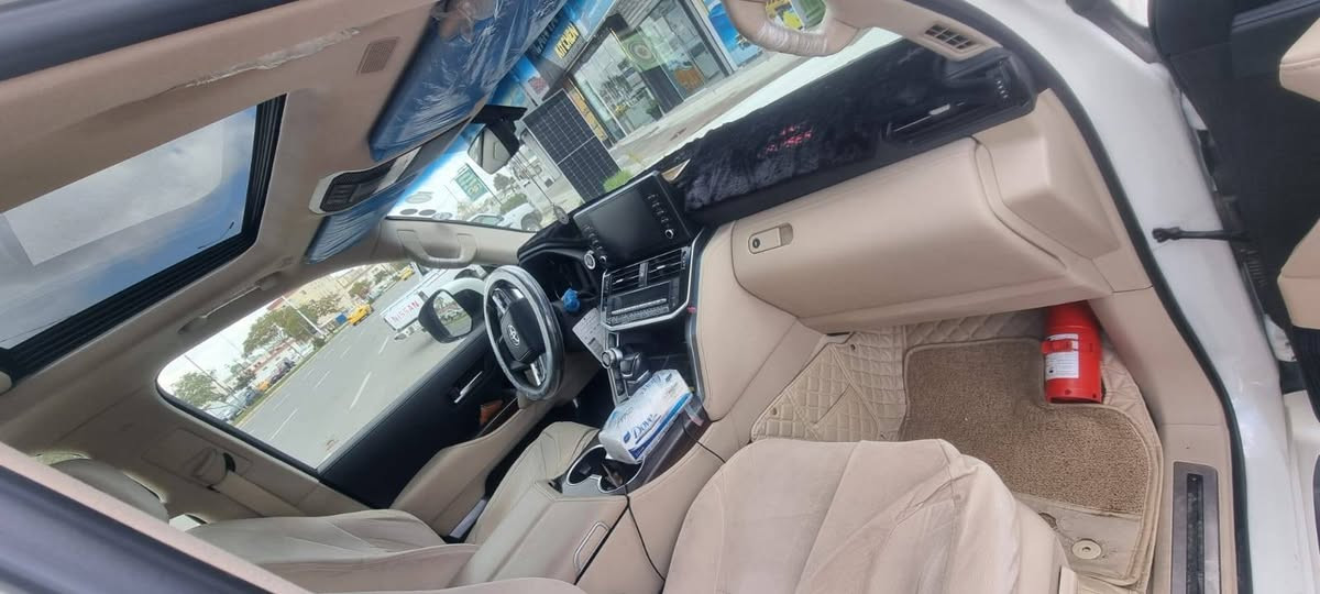 تويوتا لاندكروز GXR 2022 – ساز باب أول
سيارة زيرو شركة ساز باب أول
مكفولة كفالة عامة دعامية لدعامية
الممشى: 45,000 كم
المحرك: 6 سلندر تنفس طبيعي 
ملاحظة: بدون مراوس
بدون صبغ، بدون بارد، بدون شخوط
مكينة وكير شرط ما مفتو
4 تايرات مع ويل جديدة شركة
داخل بيجي كراسي جلد
كامل أغراضها موجودة
تحويل مباشر

🟪 السعر  :: الطلب في التعليقات ويوصلك مباشرة ✍️ 📩

نظافة 100% كامل سيرفس بدون نقص
المواصفات:
3 شاشات بلادي
تشغيل عن بعد
كاميرا
كراسي جلد
تدفئة كراسي
شحن وايرلس
نظام ECO
فتحة سقف (سلايد)
نظام مانع انزلاق
ثلاجة
زينون
حساسات خلفية ومرايا

رقم صاحب السيارة 
***********
