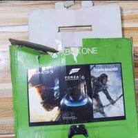 للبيع جهاز اكسبوكس ون مساحة واحد تيرا بايت الجهاز تفاصيله مثل ما موضحة...