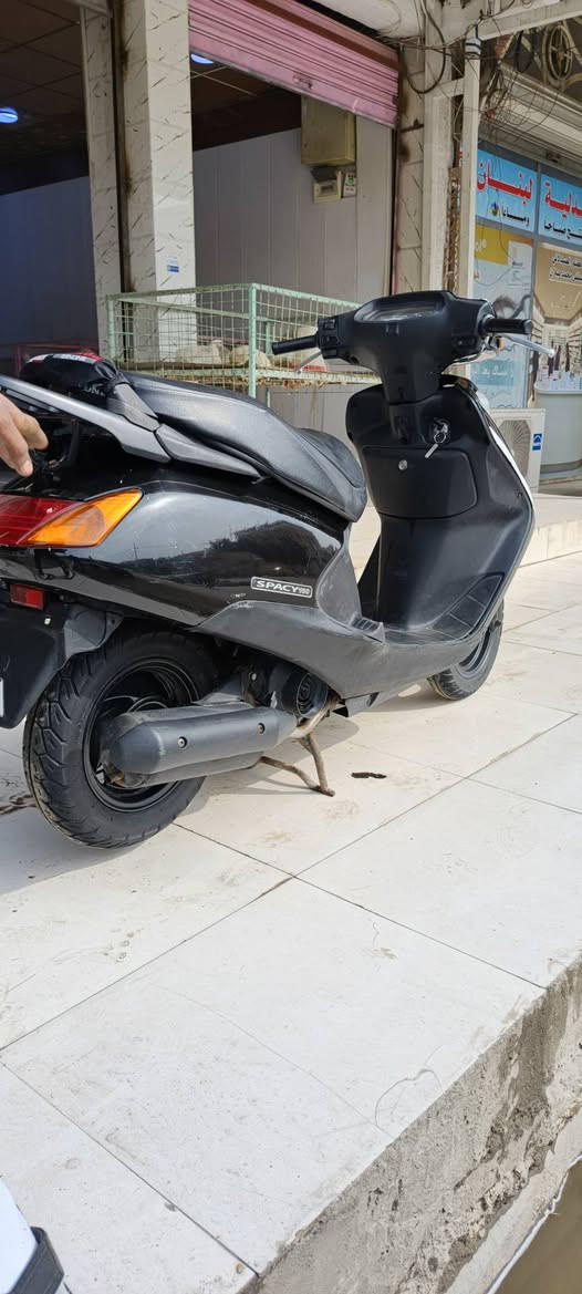 السلام عليكم اسبيسي ياباني الدراجة كفاله عامه ماكو شي بيه طافي كله شغاله كفر أصلي قفل جنطه قفل استيرن  مكينه ما مفتوحه الدراجه ماشيه 73الف السعر 900
***********
