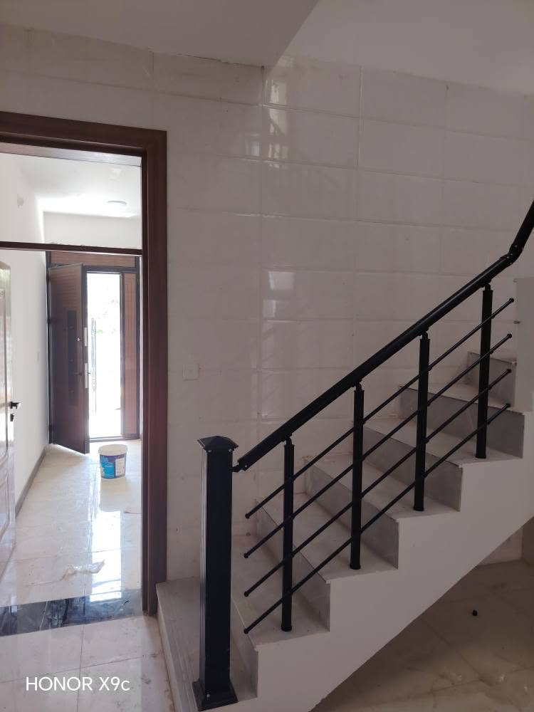 �رجاءا اقرا الوصف زين دار طابو سكني وليس زراعي
🏡 بيت للبيع – 
من رخصة الادمن 
بيت سكني بموقع مميز  في منطقة أكميرة، قريب من جامع الزهراء والمدارس، وشارع مبلّط متوفر فيه جميع الخدمات (كهرباء ماء مجاري
🔹 نوع العقار: طابو ملك صرف (سكني –
البناء رفت ٦٠ سنتمتر
الأبواب قاصة تركي شبابيك المنيوم
جبهة ٤م في ١٩ م
🔹 المساحة: 75 متر
🔹 يتكون من: 3 غرف نوم وصالة ومطبخ وحولي وحمامين وطرمة وبيتونة
💰 السعر: مناسب جداً  (قابل للتفاوض)

📞 للاستفسار: (رقم الهاتف*********** بغداد, العراق
