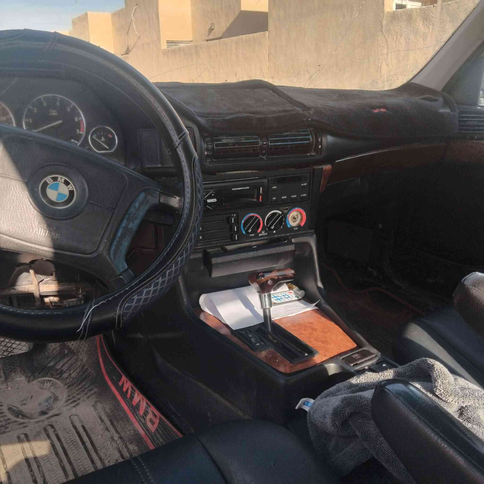 54
شرط تحويل وكاله
 بي ام دبليو للبيع 
موديل 1991 محرك 525iA كبس  بلادي اوتوماتيك رقم صلاحدين الماني تبريد ثلج تدفيه نار سياره على بلاد صبغ عام جماليه فقط لايت زينون فول سلايت سنتر لوك 4 جام كهرباء كشنات جلد اسود دشبول صاجي دبل إرباك  سياره جديد داخلها زيرو  بدون ضربه سياره احلى من الصوره صدر امامي خلفي دبلات كل الجديد سياره مال بيت ترايك 200 سعر 54قفله بدون معامله شراي خابر كركوك حي عسكري ***********
