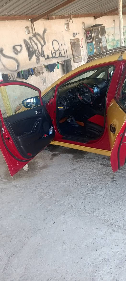 فورتي 15 ليبل واحد سيارة جاهزة من كلشي رقم دولي بغداد هزة جديدة سنويه 2031 سيارة دوشمه كاعيه وقماره جديده محرك كير مكفول حداديه تبريد تدفئة كلها مكفوله
سيارة  تخم تأير منظومه غاز يعني كبل للشغل مكانها ديالى شرط الفحص للاستفسار ***********. السعر 108بيها حك الجيه فقط
