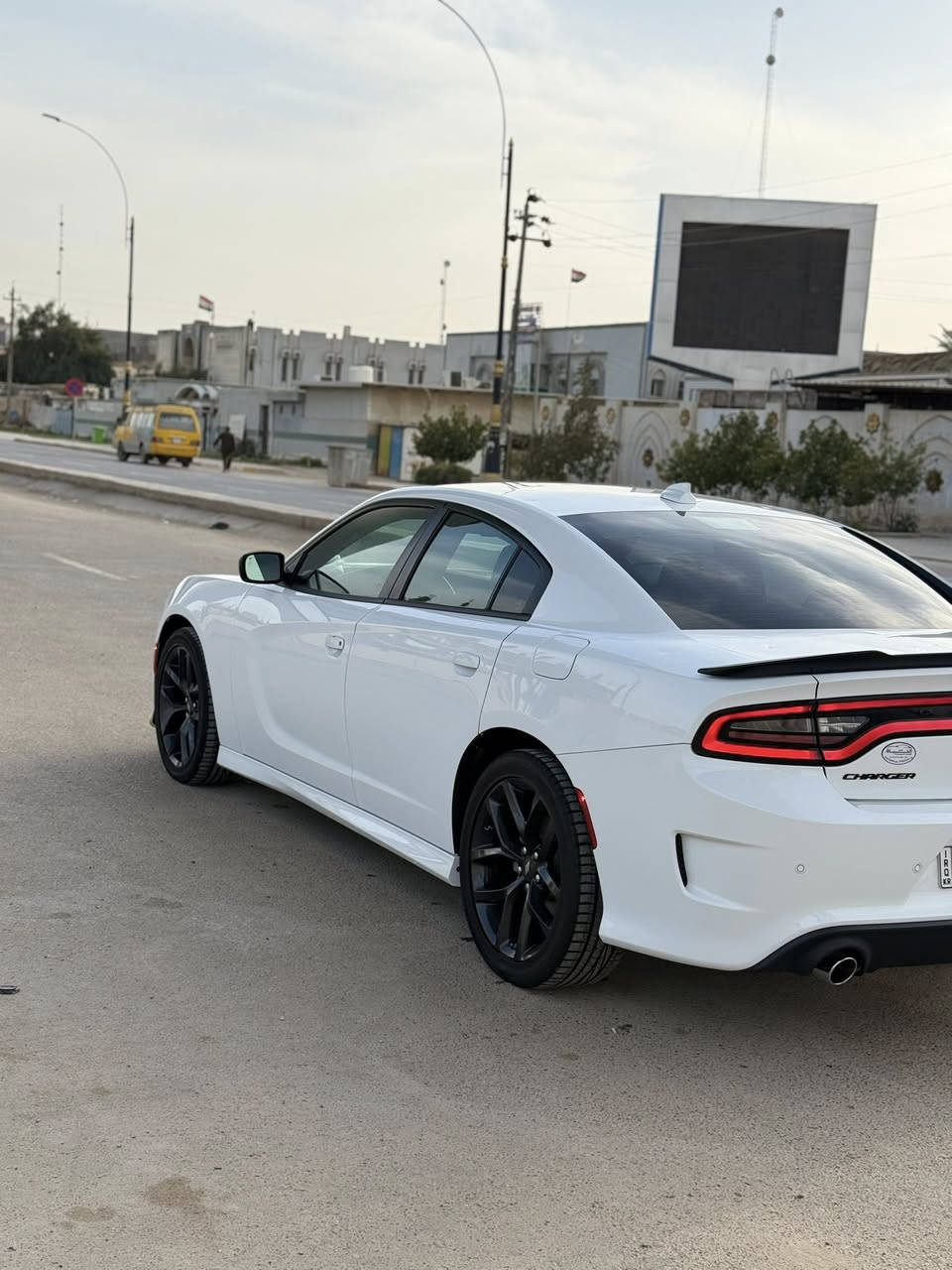 🤍دوج جارجر (GT)الاصدار الأخير🤍
الموديل 2023 اصل 
اللون ابيض 🤍
المسافة المقطوعة 18 mi فقط وضع الوكالة 
حجم المحرك (3600)
حادث السيارة فقط بنيد تبديل 
مواصفات السيارة (GT) بلاك ادشن 
كامرة خلفية دوارة HD
لايتات زنون وكالة 
تشغيل عن بعد 
كشنات حضن مع تحكم كهرباء 
حساس خلفي 
بلوجكترات زنون لد امامي 
شاشة كبيرة مع نضام GPS
مري جانبية هيتر مع عاكس الضوء
نضام USB كامل 
تبريد قطعتين 
بصمة ابواب 
مكاني حله شارع 60 
الاستفار الاتصل ***********
السعر (خاص)
