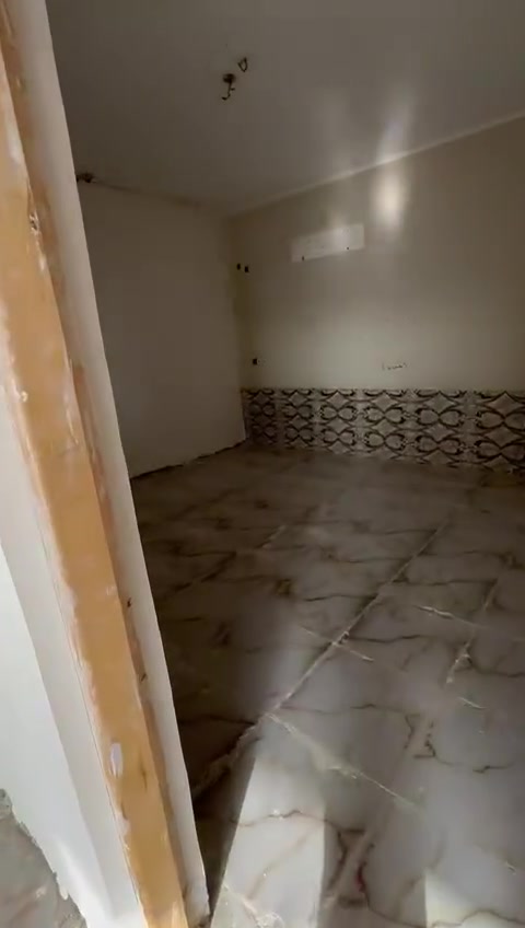 شقه للايجار بالفداء غرفتين وصاله ومطبخ وصحيات 

الشقه طالعه من عماره 

درج معزول  

الأيجار 250


**إذا كنت صاحب هذا الإعلان وتريد حذفه لأي سبب، رجاءا أرسل رسالة إلى الدعم الفني**