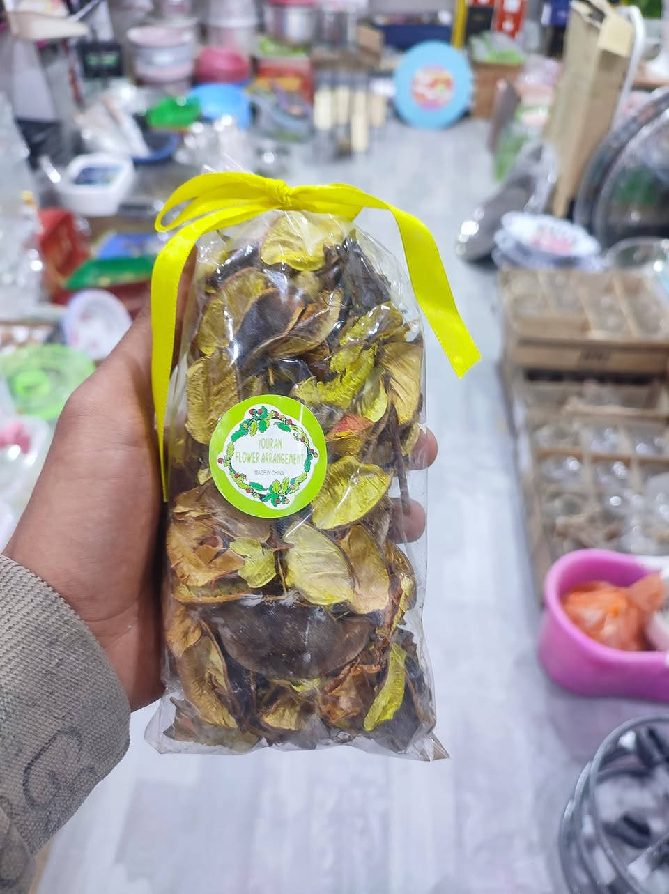 توفر ورد مجفف بالون الاصفر فقط.
السعر 1000.
العنوان الديوانيه الشارع المؤدي الي حي الامام الصادق مقابل دكتوره سحر للاسنان 
التوصيل داخل الديوانيه فقط 🚕🚕


**إذا كنت صاحب هذا الإعلان وتريد حذفه لأي سبب، رجاءا أرسل رسالة إلى الدعم الفني**