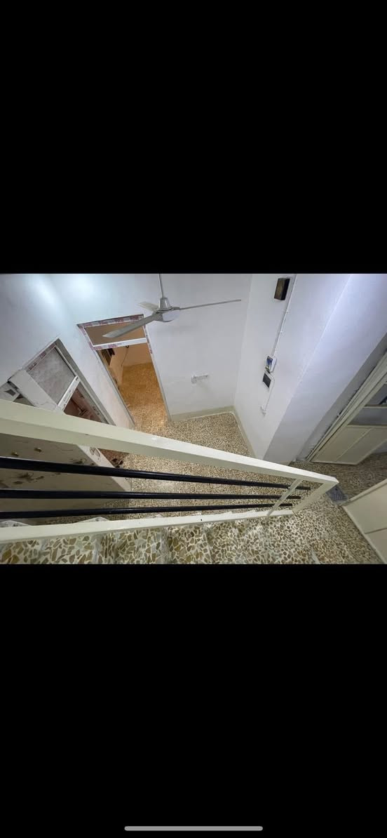 🌒#مكتب #عين #العراق  #للعقار.*🪟 
                             🌗 #عنوان #المكتب🌍              
           ✅ #مقابل #مطعم #كريم #العمر 🍎✅
 
       #مساحه 45🌏متر 
مشتملات ومطبخ اثنين غرف  وحوش  
#منطقه#المشاهده   🌏🌕
قريب عل شارع 
ســــــنــد📃 جــديــــــــد 🆕✔️
✔️يجار يجار يحار  ✍️✅✔️ 
................... 
نستقبل عروض #سكني #تجاري #زراعي 
......................
#الــعــنــوان↘️الفاروق 
 الساحل الايمن موصل القديمه شارع الفاروق قريب جداً 
#السعر_مناسب جدا جدا 
باداره عبد السلام النعيمي 

كورك ***********
  اسيا ***********
